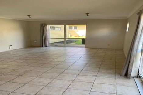 Photo of property in 16 Kauri Glen Road, Northcote, Auckland, 0627