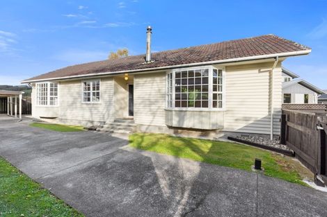 Photo of property in 54 Brightwater Crescent, Totara Park, Upper Hutt, 5018