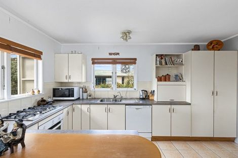 Photo of property in 7 Hilling Street, Titirangi, Auckland, 0604