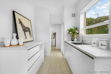 Photo of property in 611b Glenfield Road, Totara Vale, Auckland, 0629