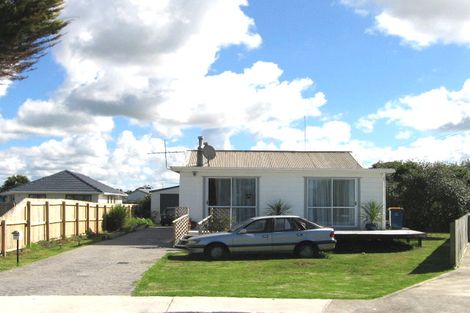 Photo of property in 6 Stafson Lane, Te Atatu Peninsula, Auckland, 0610