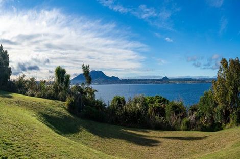 Photo of property in 19 Te Kopua Street, Acacia Bay, Taupo, 3330