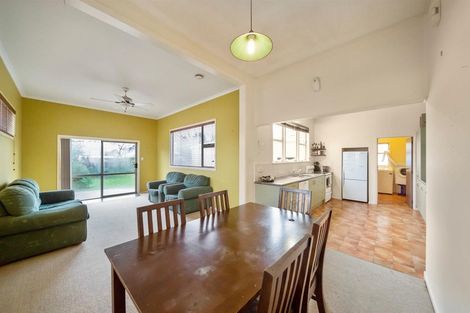 Photo of property in 10 Morrissey Street, Hawera, 4610