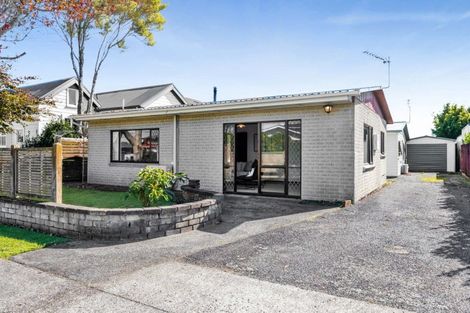 Photo of property in 1 Hawea Street, Merrilands, New Plymouth, 4312