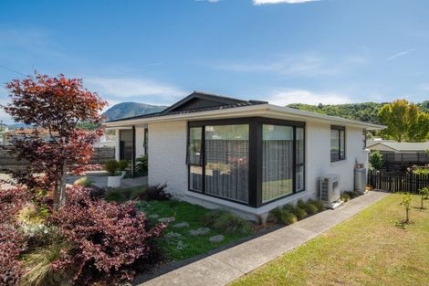Photo of property in 163 Waikawa Road, Picton, 7220