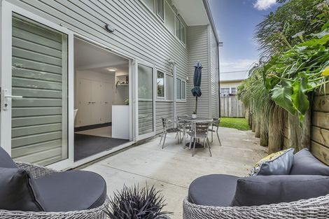 Photo of property in 74u8 Derwent Street, Island Bay, Wellington, 6023