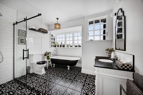 Photo of property in 104 Pitt Road, Hillsborough, New Plymouth, 4372