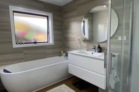 Photo of property in 1/6 Broadfell Avenue, Avonhead, Christchurch, 8042