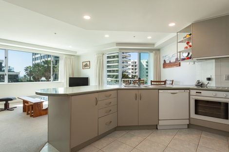Photo of property in 10/12 Maunganui Road, Mount Maunganui, 3116