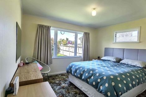 Photo of property in 53 Matipo Road, Te Atatu Peninsula, Auckland, 0610