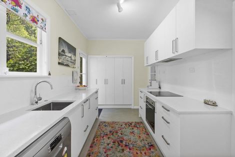 Photo of property in 28 Tannadyce Street, Strathmore Park, Wellington, 6022