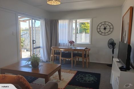 Photo of property in 80a Golf Road, New Lynn, Auckland, 0600