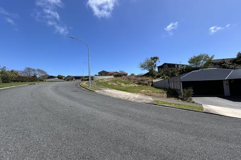 Photo of property in 1 Frederick Place, Whalers Gate, New Plymouth, 4310