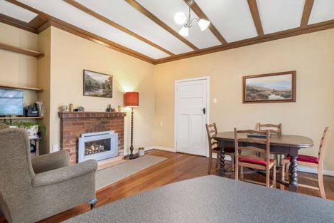 Photo of property in 32 Hutchison Crescent, Durie Hill, Whanganui, 4500