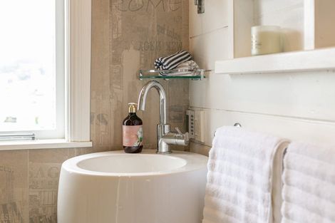 Photo of property in 51 Scarborough Terrace, Mount Victoria, Wellington, 6011