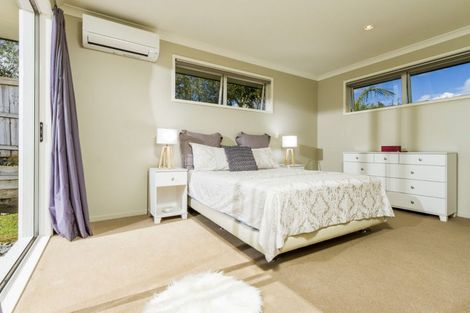 Photo of property in 42 Huntington Park Drive, Greenhithe, Auckland, 0632