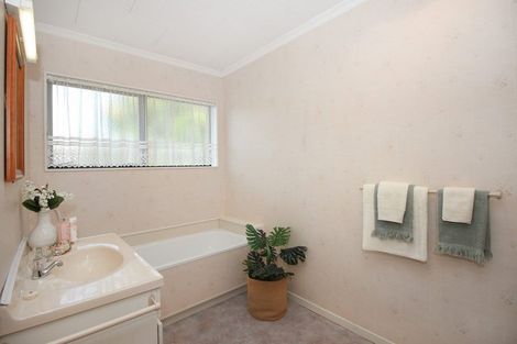 Photo of property in 16a Oaklea Avenue, Marton, 4710