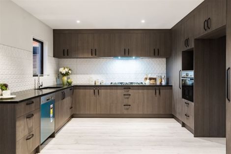 Photo of property in 42 Bordeaux Parade, Te Atatu South, Auckland, 0610