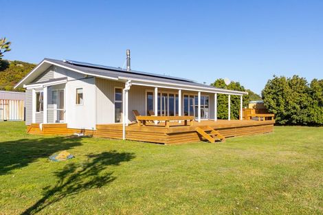 Photo of property in 103 Lake Ferry Road, Lake Ferry, Featherston, 5772