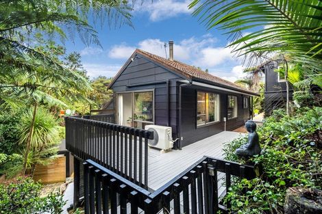 Photo of property in 2/33 Sapphire Place, Bayview, Auckland, 0629