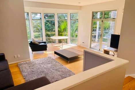 Photo of property in 90 Park Road, Titirangi, Auckland, 0604