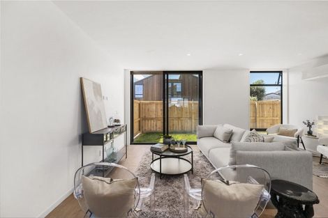 Photo of property in 96 Apu Crescent, Lyall Bay, Wellington, 6022
