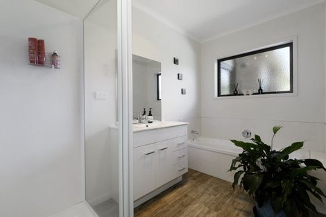 Photo of property in 74c Walter Henry Drive, Omanawa, 3171