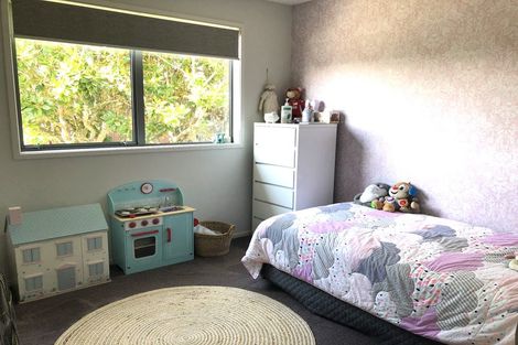 Photo of property in 560 Beach Road, Rothesay Bay, Auckland, 0630