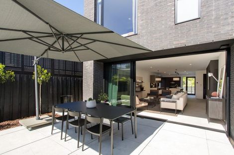 Photo of property in 27 Carlton Mill Road, Merivale, Christchurch, 8014