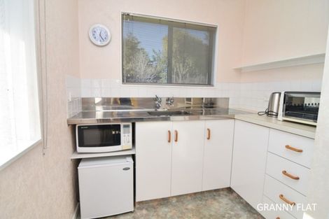 Photo of property in 127 Lincoln Road, Carterton, 5713