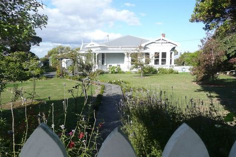 Photo of property in 27 Pukepapa Road, Marton, 4710