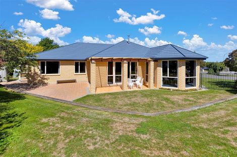 Photo of property in 2 Hillview Place, Amberley, 7410