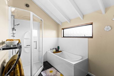 Photo of property in 16 Cormack Place, Greenmeadows, Napier, 4112