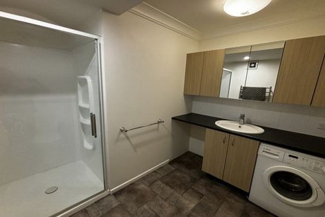 Photo of property in 5 Gilbert Street, New Plymouth, 4310