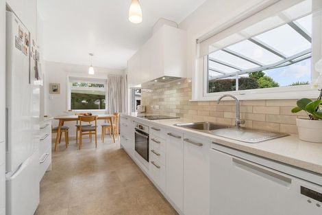 Photo of property in 89 Gloria Avenue, Te Atatu Peninsula, Auckland, 0610