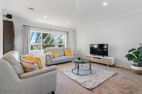 Photo of property in 8 Rarahu Place, The Gardens, Auckland, 2105