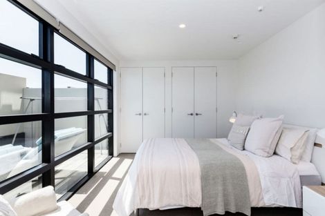 Photo of property in 211 Marine Parade, Seatoun, Wellington, 6022