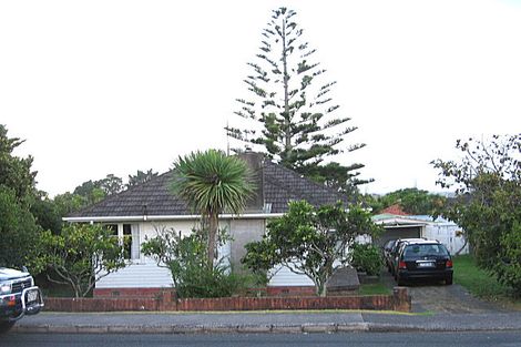Photo of property in 73 Roberts Road, Te Atatu South, Auckland, 0610