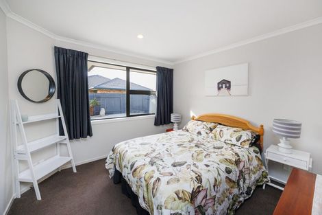 Photo of property in 12 Lorenzo Place, Kelvin Grove, Palmerston North, 4414