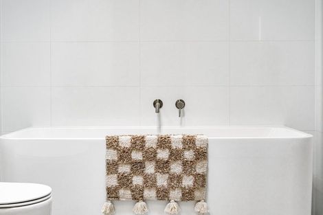 Photo of property in 9 Golden Fall Road, Hobsonville, 0616