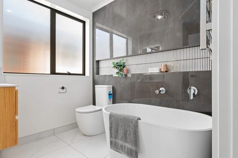 Photo of property in 1/62 Collins Road, Melville, Hamilton, 3206
