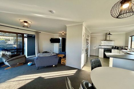 Photo of property in 42 Glamorgan Avenue, Tamatea, Napier, 4112
