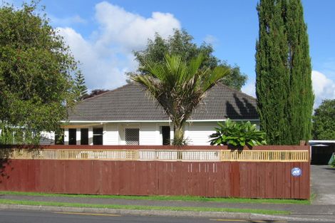 Photo of property in 1/670 Te Atatu Road, Te Atatu Peninsula, Auckland, 0610