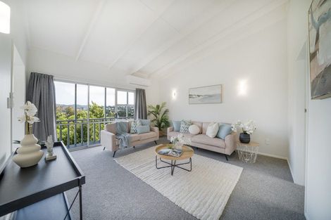 Photo of property in 29a Chetwode Grove, Newlands, Wellington, 6037