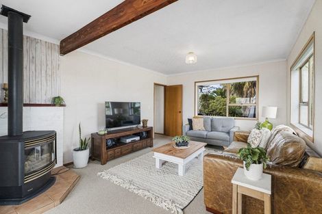 Photo of property in 2 Melandra Road, Stanmore Bay, Whangaparaoa, 0932