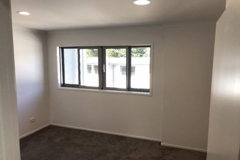 Photo of property in 8/13 Kaihu Street, Northcote, Auckland, 0627