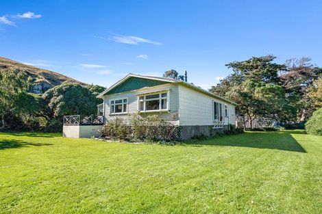 Photo of property in 2890 Christchurch Akaroa Road, Prices Valley, Little River, 7591