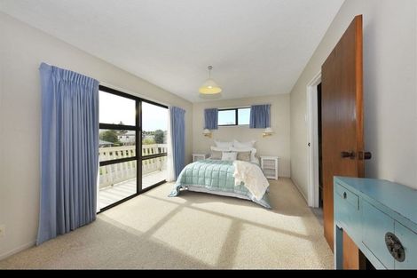 Photo of property in 2/2 Kingham Place, Avonhead, Christchurch, 8042