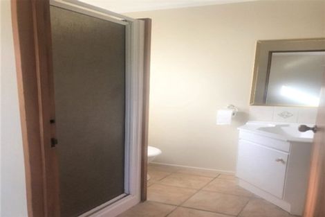 Photo of property in 1 Bass Street, West Harbour, Auckland, 0618