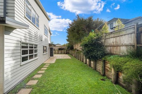 Photo of property in 55 Laurel Oak Drive, Schnapper Rock, Auckland, 0632